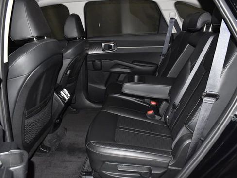 Used 2024 Kia Sorento S image 34
