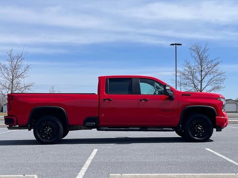 Used 2024 Chevrolet Silverado 2500 LT w/ Z71 Sport Edition image 8