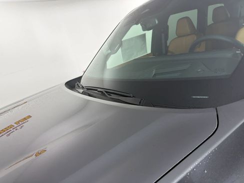 New 2026 Nissan Armada SL w/ Captain's Chari Seat Package image 11