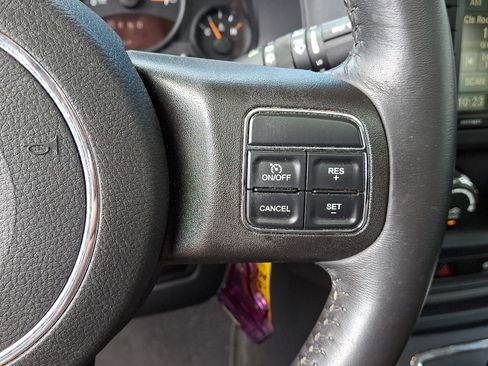 Used 2016 Jeep Patriot High Altitude AWD/4WD image 23