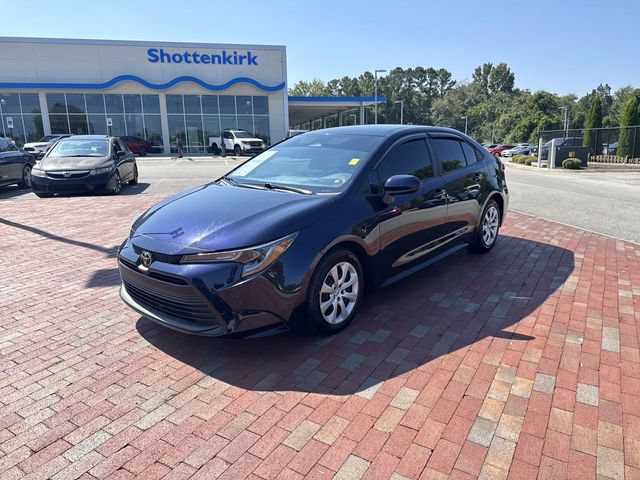 Used 2023 Toyota Corolla LE FWD image 1