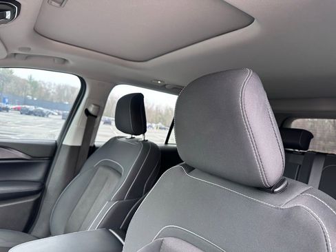 Used 2024 Jeep Grand Cherokee Laredo X AWD/4WD image 14