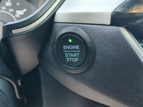 Used 2022 Ford Escape SE image 28