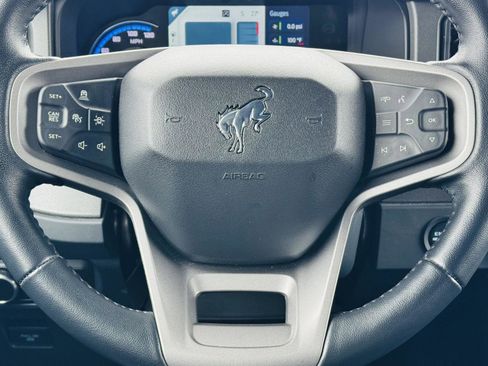 Used 2024 Ford Bronco Badlands image 19