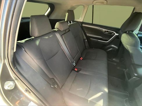 Used 2020 Toyota RAV4 LE image 23