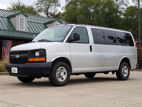 Used 2016 Chevrolet Express 2500 LS image 1
