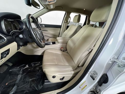 Used 2022 Jeep Grand Cherokee Laredo E w/ Security & Convenience Group image 20