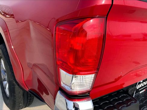 Used 2017 Toyota Tacoma SR5 image 24