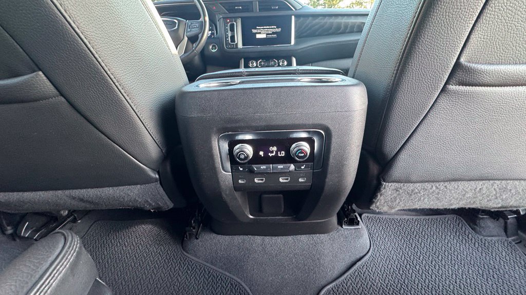 Used 2023 GMC Yukon Denali w/ Advanced Technology Package AWD/4WD image 15
