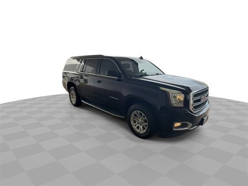 Used 2019 GMC Yukon XL SLT image 2