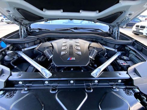 Certified 2024 BMW X7 M60i w/ Executive Package image 31