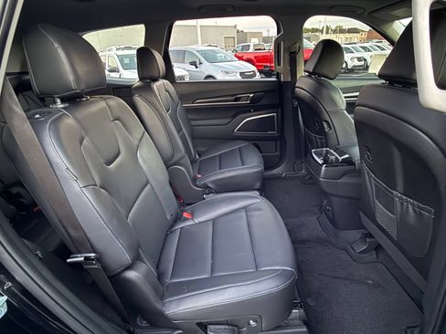 Used 2025 Kia Telluride S AWD/4WD image 16