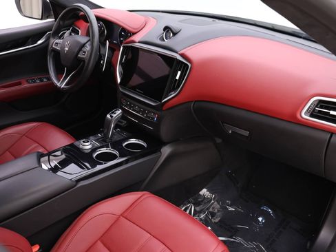 Used 2022 Maserati Ghibli Modena Q4 image 21
