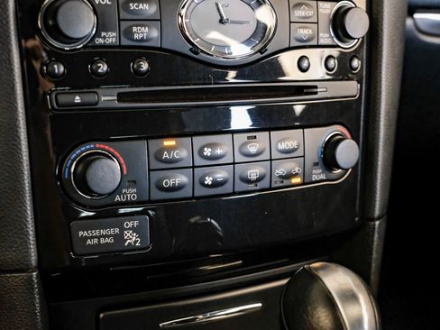 Used 2015 INFINITI QX70 2WD w/ Premium Package image 29