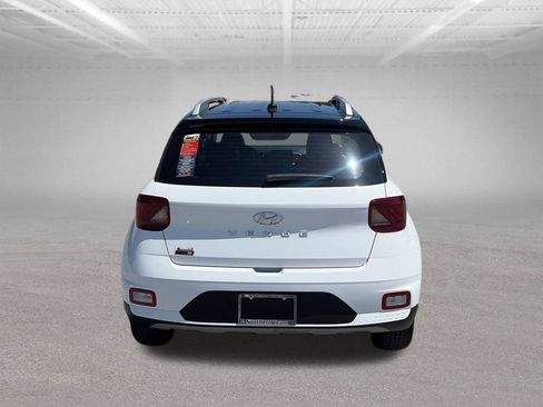 Used 2025 Hyundai Venue Limited FWD image 5