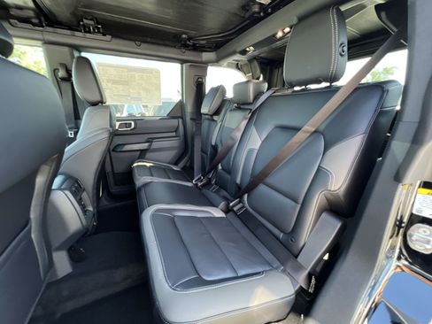 New 2026 Ford Bronco Outer Banks AWD/4WD image 32