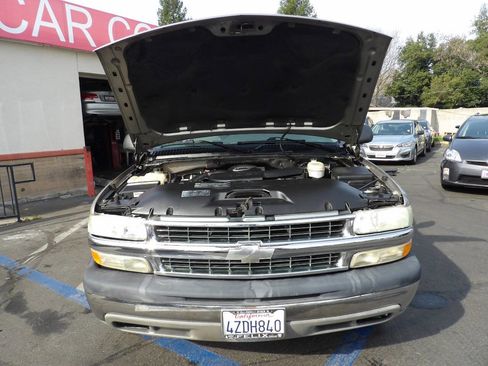 Used 2003 Chevrolet Suburban LS w/ Cargo Package image 12