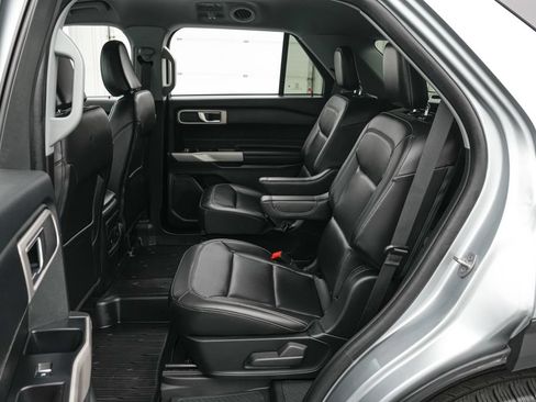 Certified 2023 Ford Explorer XLT w/ Equipment Group 202A AWD/4WD image 19