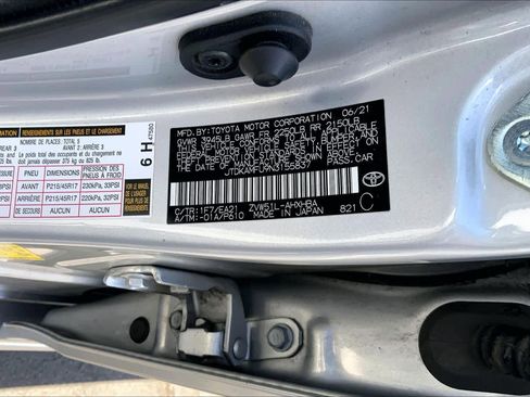 Used 2022 Toyota Prius Limited FWD image 34