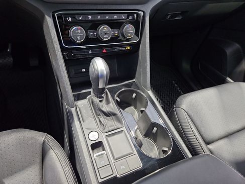 Certified 2023 Volkswagen Atlas Cross Sport SE w/ Panoramic Sunroof Package FWD image 22