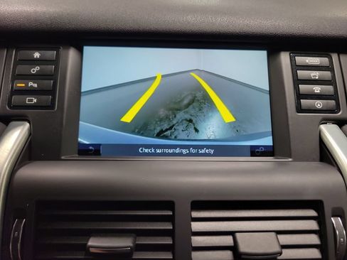 Used 2019 Land Rover Discovery Sport SE AWD/4WD image 21