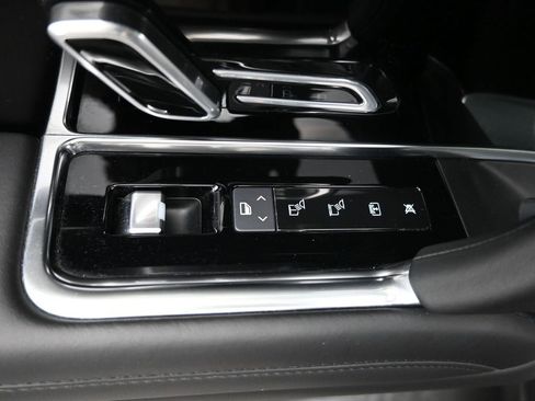 Used 2023 Land Rover Range Rover SE image 19