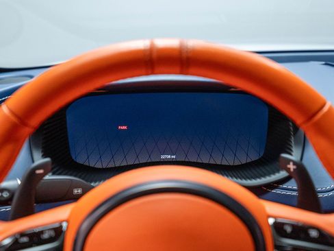 Used 2021 Aston Martin DBX AWD/4WD image 10
