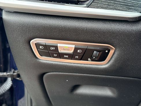 Used 2022 BMW X7 xDrive40i w/ M Sport Package image 34