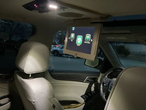 Used 2017 GMC Yukon Denali w/ Open Road Package image 34