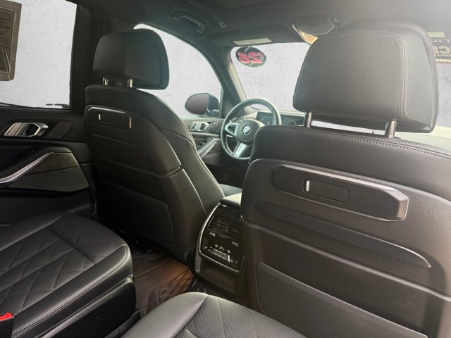Used 2026 BMW X7 xDrive40i w/ M Sport Package AWD/4WD image 24