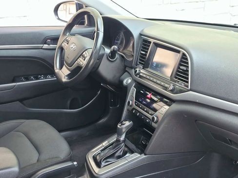 Used 2018 Hyundai Elantra Value Edition FWD image 17