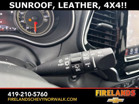 Used 2022 Jeep Cherokee Limited image 7