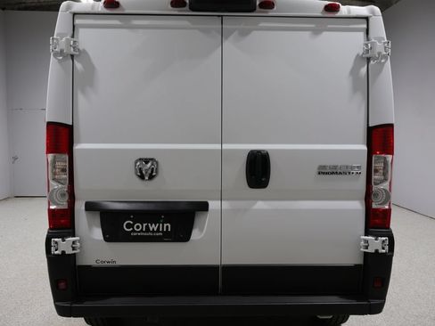 Used 2025 RAM ProMaster 2500 w/ Premium Convenience Group FWD image 3