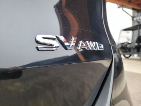 Used 2016 Nissan Rogue SV w/ SV Premium Package image 17