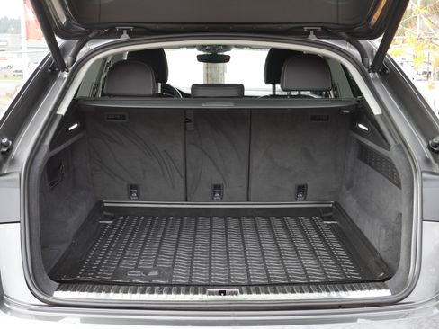 Used 2019 Audi Q8 Prestige image 26