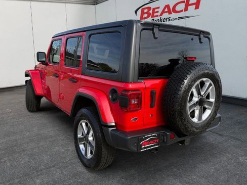 Used 2018 Jeep Wrangler Unlimited Sahara image 11