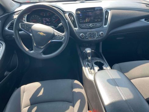 Used 2025 Chevrolet Malibu LT FWD image 14