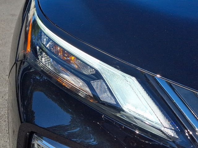 Used 2023 Nissan Rogue SV AWD/4WD image 9