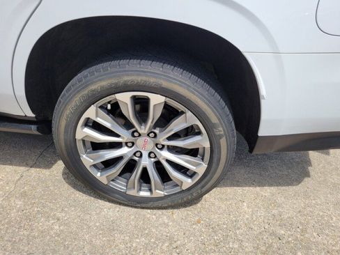 Used 2021 GMC Yukon Denali w/ Denali Premium Package image 9