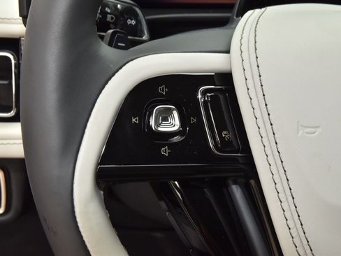 New 2026 Lincoln Aviator 2WD image 25