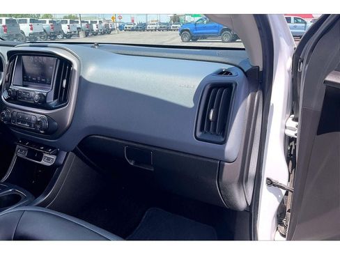 Used 2017 Chevrolet Colorado Z71 AWD/4WD image 18
