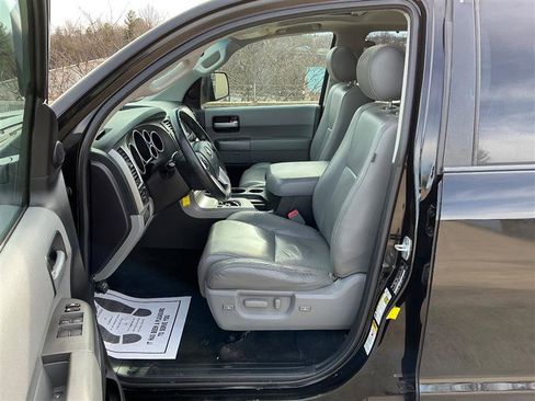 Used 2016 Toyota Sequoia Limited image 28