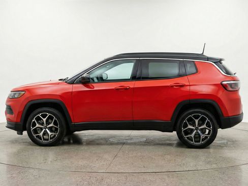 Used 2025 Jeep Compass Limited AWD/4WD image 5