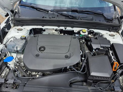 Used 2024 Volvo XC40 B5 Plus AWD/4WD image 26
