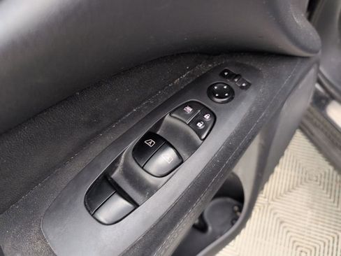 Used 2014 Nissan Pathfinder SV image 37