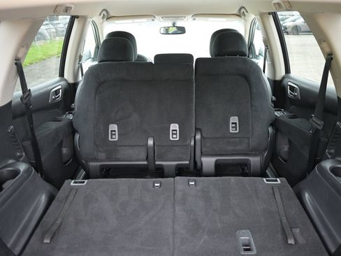 Used 2015 Nissan Pathfinder SV FWD image 46