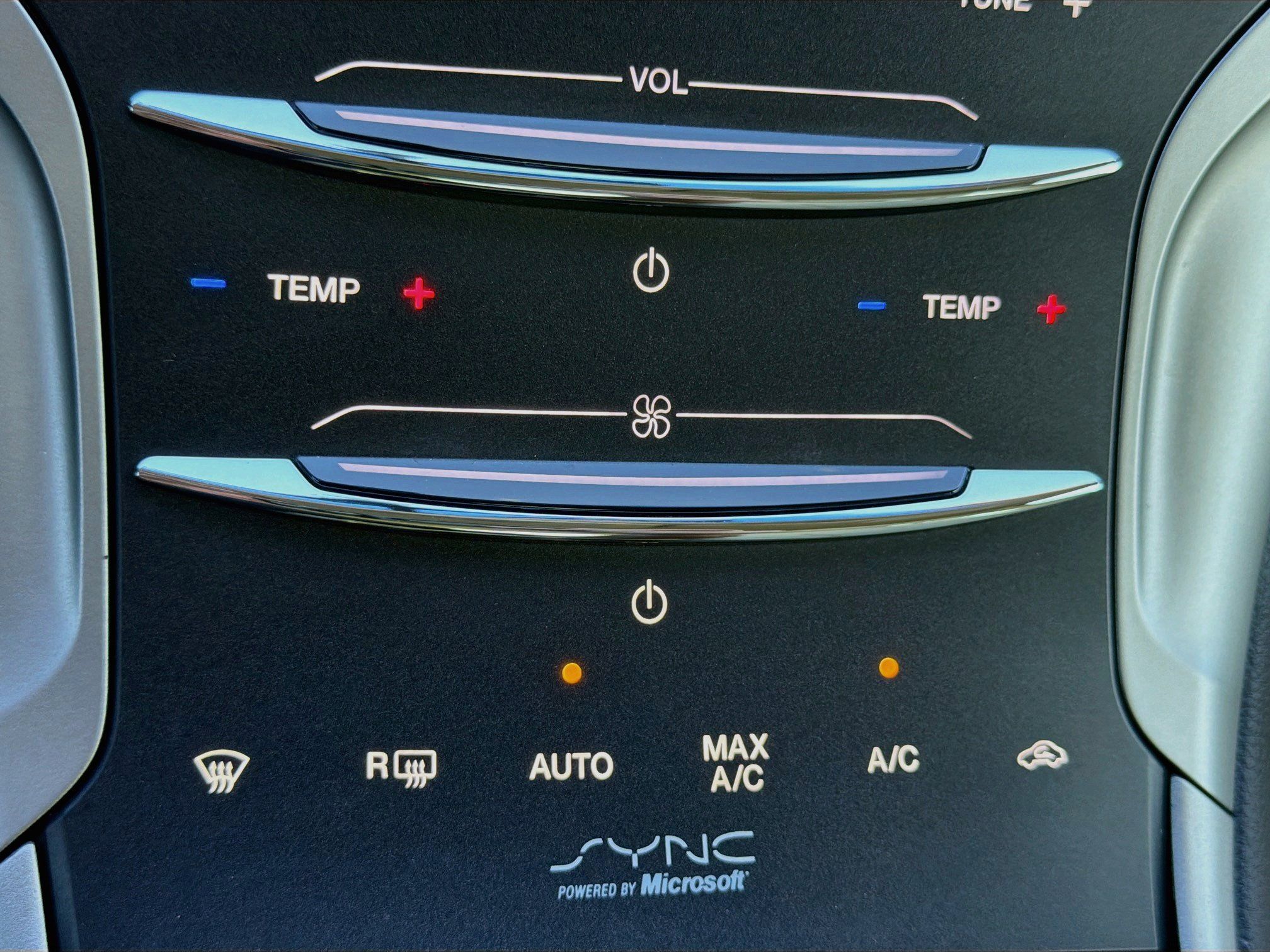 Used 2013 Lincoln MKZ FWD image 16