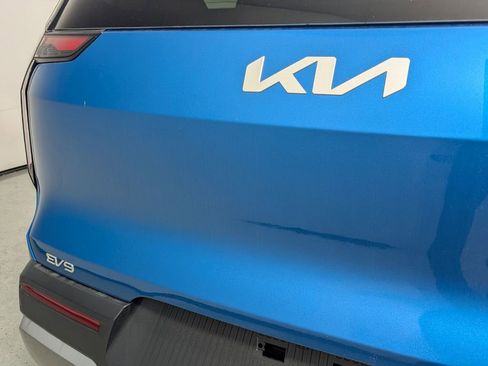 New 2026 Kia EV9 Wind image 8