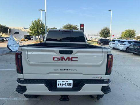 Used 2026 GMC Sierra 2500 AT4 w/ AT4 Premium Plus Package AWD/4WD image 4