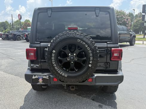 Used 2022 Jeep Wrangler Sport AWD/4WD image 6